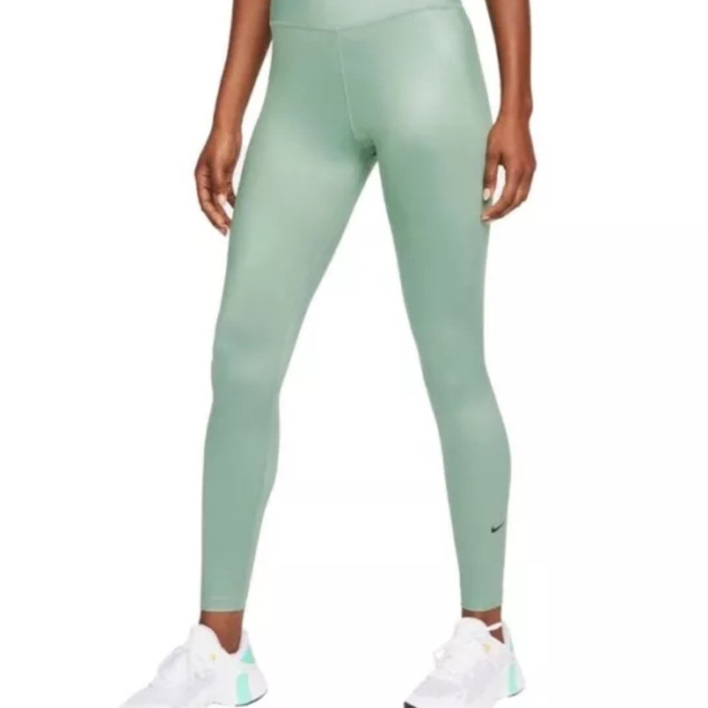 NWT NIKE Dri-fit One Mid-rise Shine
Leggings In Jade Smoke SIZE M
DD5439-357